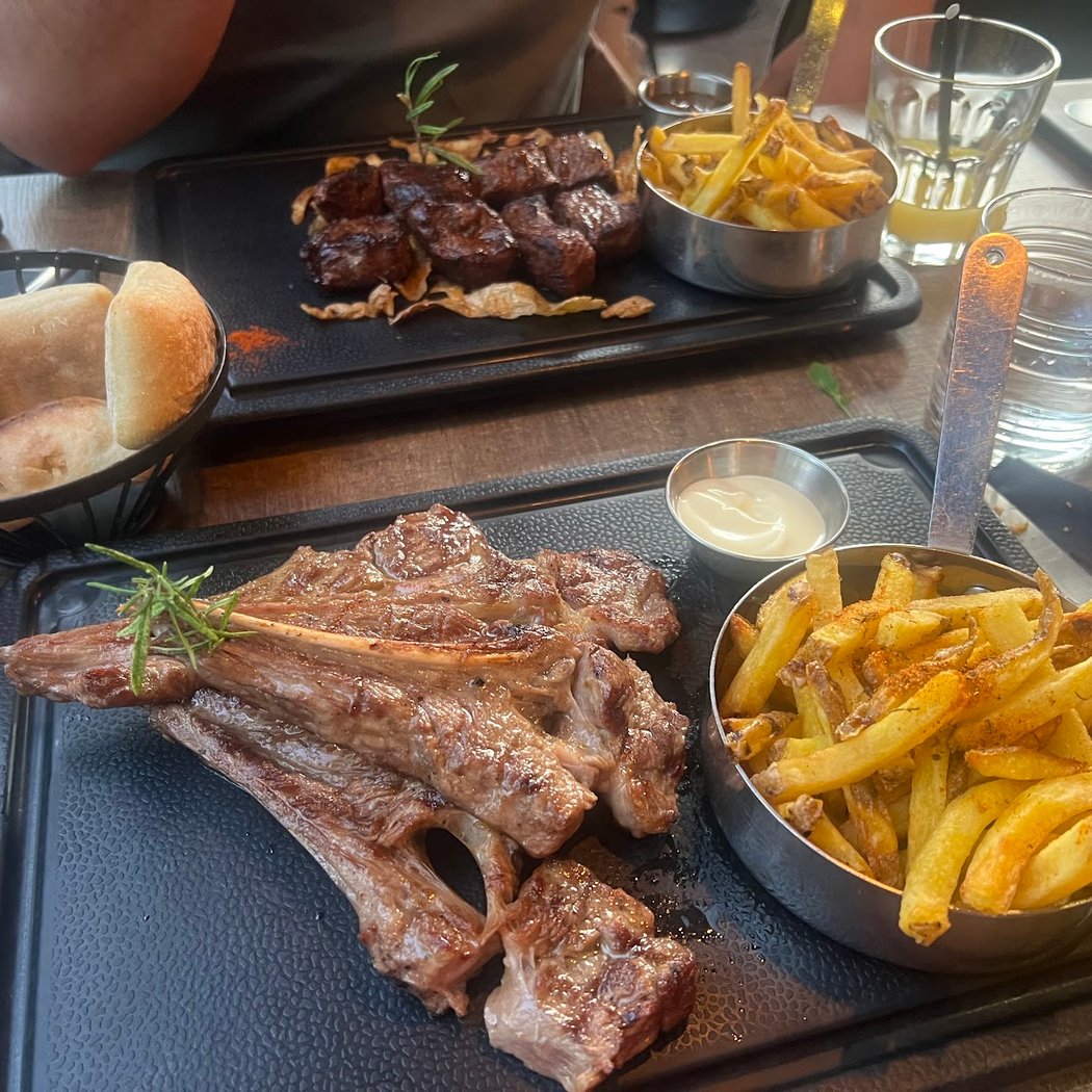 M'ET STEAKHOUSE 3